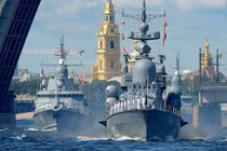 Hải quân Nga lại phô diễn sức mạnh với đội tàu chiến cực khủng
