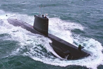 Ấn Độ "lo sốt vó" khi Pakistan để lộ tàu ngầm mới đầy bí ẩn 
