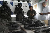 Mê mẩn trang bị của đặc nhiệm chống khủng bố Singapore