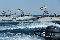 Hạ thủy 110 xuồng cao tốc, chiến thuật "tàu muỗi" của Iran có hiệu quả?