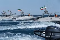 Hạ thủy 110 xuồng cao tốc, chiến thuật "tàu muỗi" của Iran có hiệu quả?