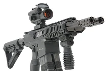 Rợn tóc gáy với sức mạnh súng trường tấn công 2 nòng