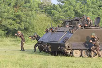 Mỹ cung cấp 114 xe thiết giáp M113A2 cho nước ĐNÁ