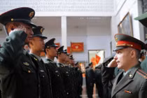 Lính Trung Quốc tới dự duyệt binh Nga được trao kỷ niệm chương