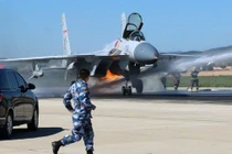 Tiêm kích hạm J-15 của Trung Quốc thành trò cười cho người Nga