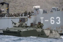 Thủy quân Lục chiến Venezuela tập trận với vũ khí Nga, Trung