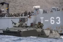 Thủy quân Lục chiến Venezuela tập trận với vũ khí Nga, Trung