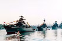 Có thêm tàu chiến Ukraine, Hải quân Nga đông hơn Mỹ