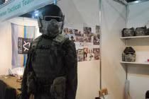 Cận cảnh mũ chống đạn "khủng" của binh lính Ukraine