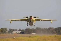 Mục kích siêu thủy phi cơ Be-200Chs tung cánh lần đầu