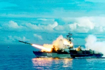 Cố nhồi tên lửa 3 tấn lên tàu chiến nhỏ, Nga thất bại thảm hại
