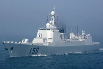 Trung Quốc “khoe” ảnh một ngày trên siêu hạm Type 052C