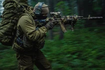 Tận mắt khẩu súng AK-74 "độ" riêng cho đặc nhiệm Nga