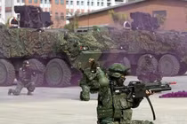 Soi vũ khí khủng đảo Đài Loan mang ra tập trận quy mô lớn