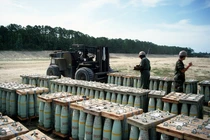 NATO “chật vật” huy động một triệu quả đạn pháo cho Ukraine