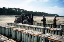 NATO “chật vật” huy động một triệu quả đạn pháo cho Ukraine