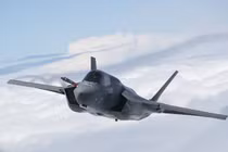 Lộ diện siêu chiến đấu cơ tàng hình đầu tiên của Anh