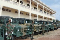 Hàn Quốc hào phóng tặng 200 xe quân sự cho Campuchia