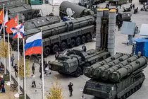 Cấm vận của Mỹ không ngăn được vũ khí Nga bước ra thế giới