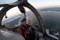 Kỳ lạ phi công Mỹ cực thích tiêm kích MiG-17F