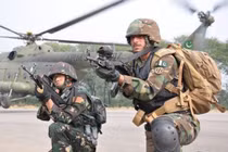 Ấn Độ lưỡng đầu thọ địch khi Pakistan triển khai UAV vũ trang đến Kashmir