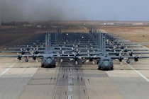  Top 10 máy bay quân sự đông đảo nhất thế giới