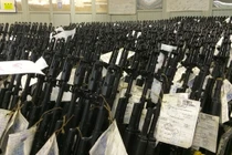 Tham nhũng, Nga ngừng xây dựng nhà máy súng AK ở Venezuela