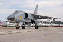 “Báo bay” JH-7 Trung Quốc sắp “giao chiến” máy bay Sukhoi