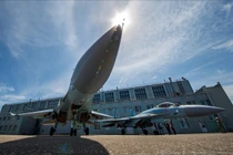 Cận cảnh cặp Su-35 mới toanh của Không quân Nga