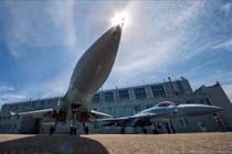 Cận cảnh cặp Su-35 mới toanh của Không quân Nga