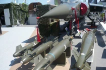 F-16 Mỹ được tích hợp bom thông minh của Pháp