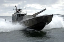 Xem tàu chiến lắp súng cối NEMO oanh tạc đảo