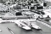 Khó tin: Mỹ thả hai tàu sân bay trong hồ để huấn luyện