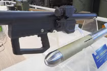 Trung Quốc tiết lộ tên lửa vác vai chuyên săn UAV