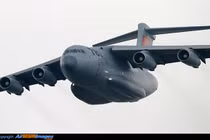 Kinh ngạc: Trung Quốc biên chế vận tải cơ khổng lồ Y-20