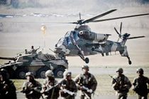 Tiết lộ âm mưu Trung Quốc đòi mua trực thăng tấn công Rooivalk