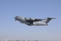 Máy bay vận tải C-17 Mỹ bất ngờ bốc cháy