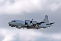 Soi máy bay Mỹ bị Su-30MK2 Venezuela “dọa mất mật“