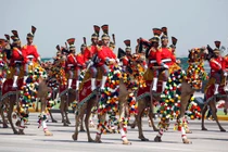 Pakistan duyệt binh hoành tráng với loạt vũ khí Trung Quốc “khủng”