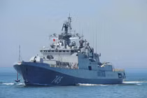 Nga bán tháo siêu hạm Project 11356, Việt Nam nên mua ngay