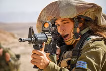 Vẻ đẹp chết người của các hotgirl Quân đội Israel