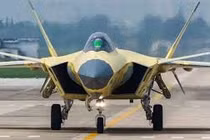 Trung Quốc ra mắt buồng lái tiêm kích tàng hình J-20