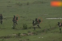 Lính Đặc công Việt Nam mang trang bị cực khủng đổ bộ từ trực thăng