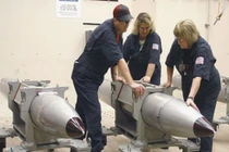 Mỹ đem 20 bom hạt nhân B61 tới Đức "răn đe" Nga?