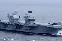 Vừa hình thành cụm tác chiến, tàu sân bay Anh đã tới Trung Đông