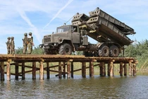 Chiêm ngưỡng cầu di động độc đáo của Quân đội Nga