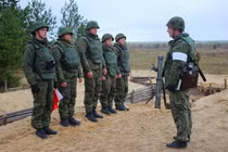 Mục kích lính Nga luyện bắn súng cối hạng nặng 120mm