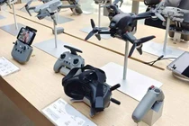 Lính Ukraine sử dụng drone Trung Quốc quan sát quân Nga