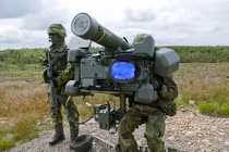 Lý do Việt Nam nên mua tên lửa phòng không RBS 70