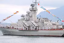 Việt Nam tự đóng được tàu chiến 2000 tấn: Loại gì tốt nhất?